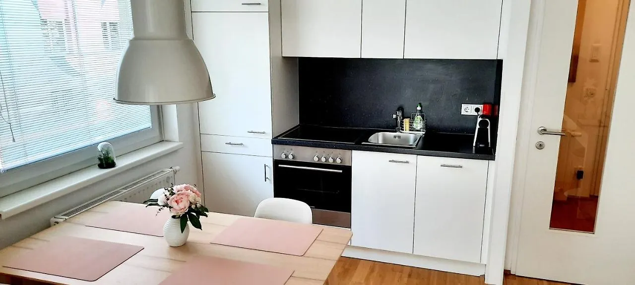 Apart Sky Residence Hauptbahnhof With Balcony Vienna Austria